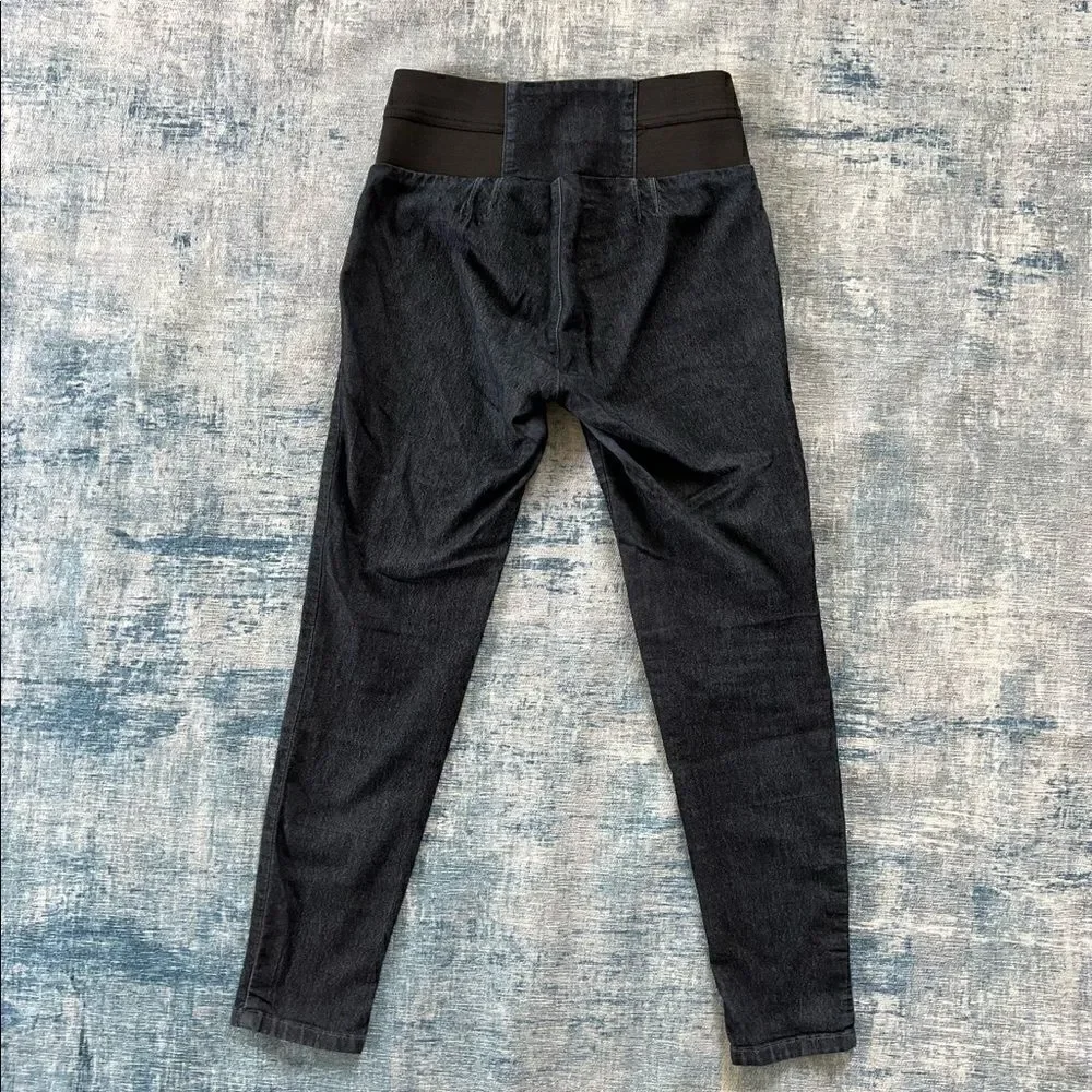 Heart Breaker Dark Wash Elastic Waist Zippered Skinny Jeans Medium